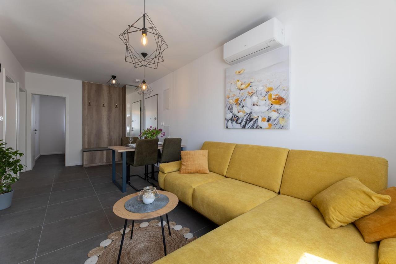 Apartments Maya & Tina Trogir Dış mekan fotoğraf