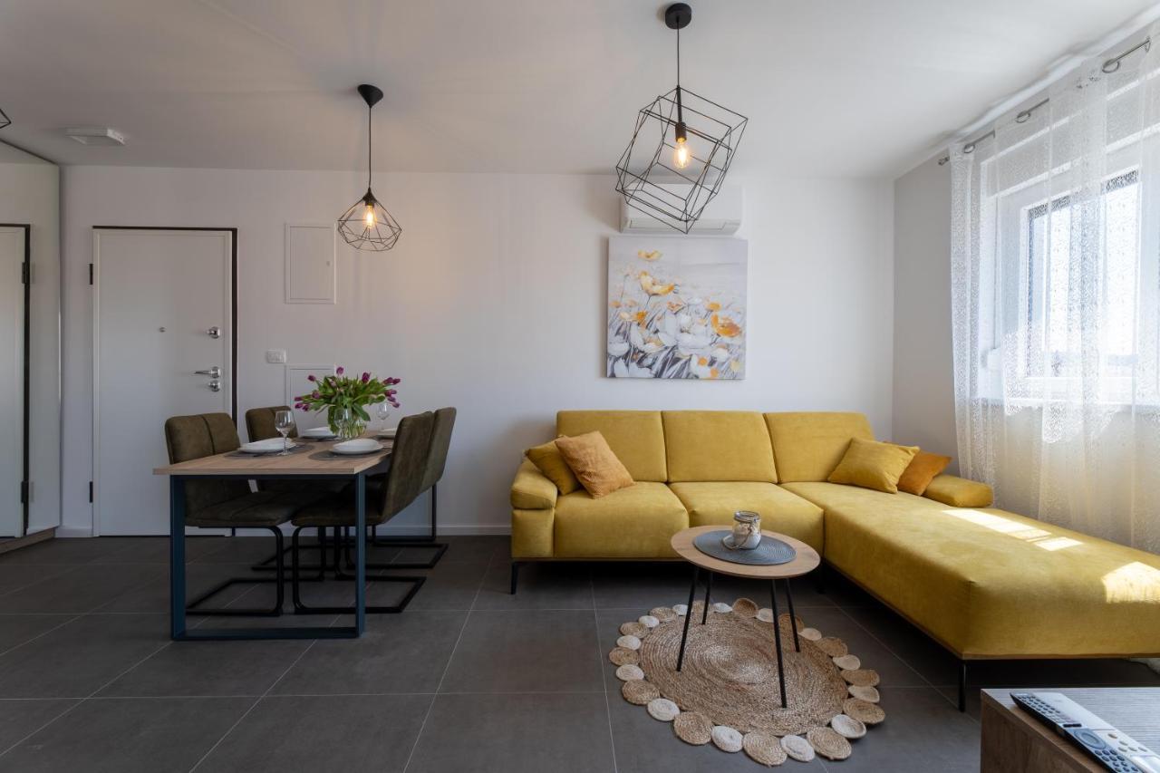Apartments Maya & Tina Trogir Dış mekan fotoğraf