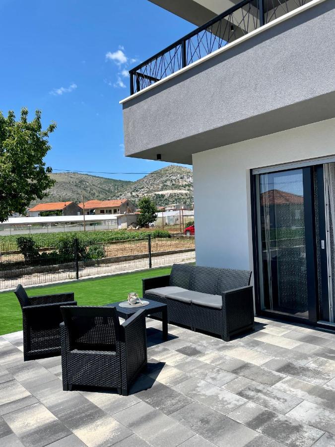 Apartments Maya & Tina Trogir Dış mekan fotoğraf